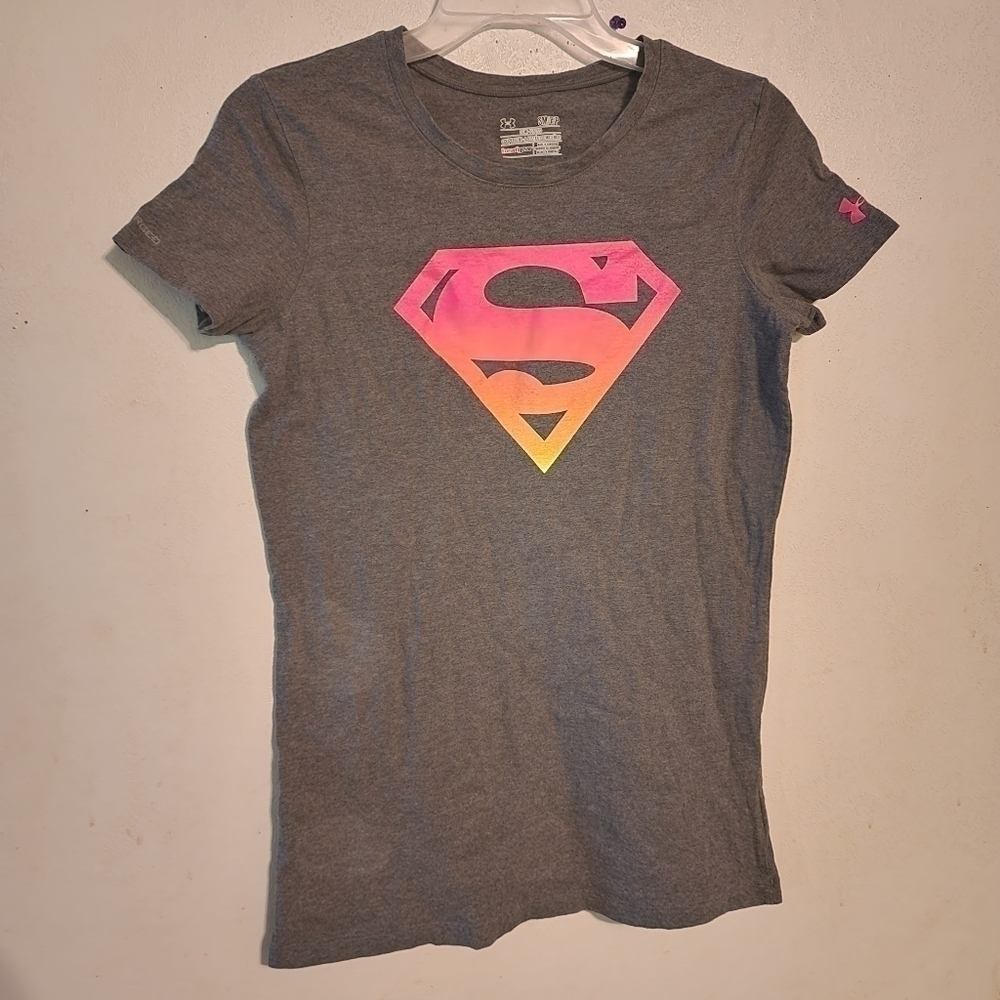 Under Armour Shirt Sz S Gray Superman Heatgear Semi Fitted Charged (spot)